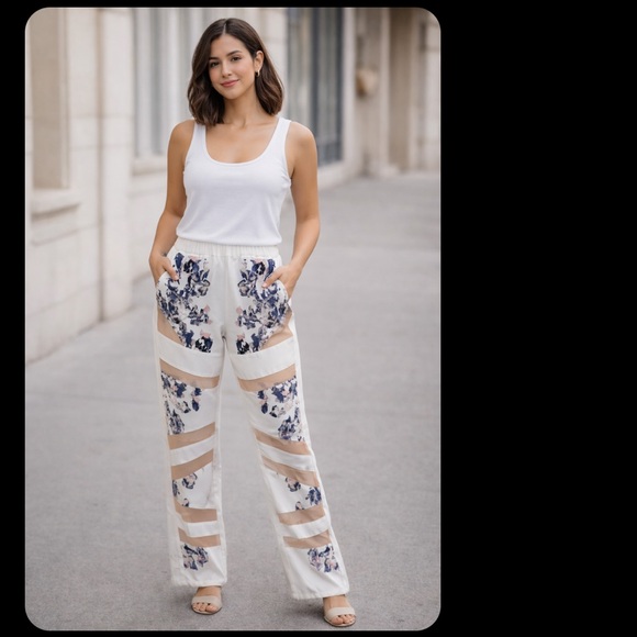 BCBGMAXAZRIA RUNWAY THE
GABRIEL PANTS
Size XXSmall - Picture 4 of 15